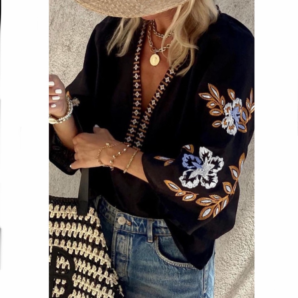 ❗️LAST ONE❗️Black Boho Floral Embroidered V Neck Blouse - Picture 4 of 11